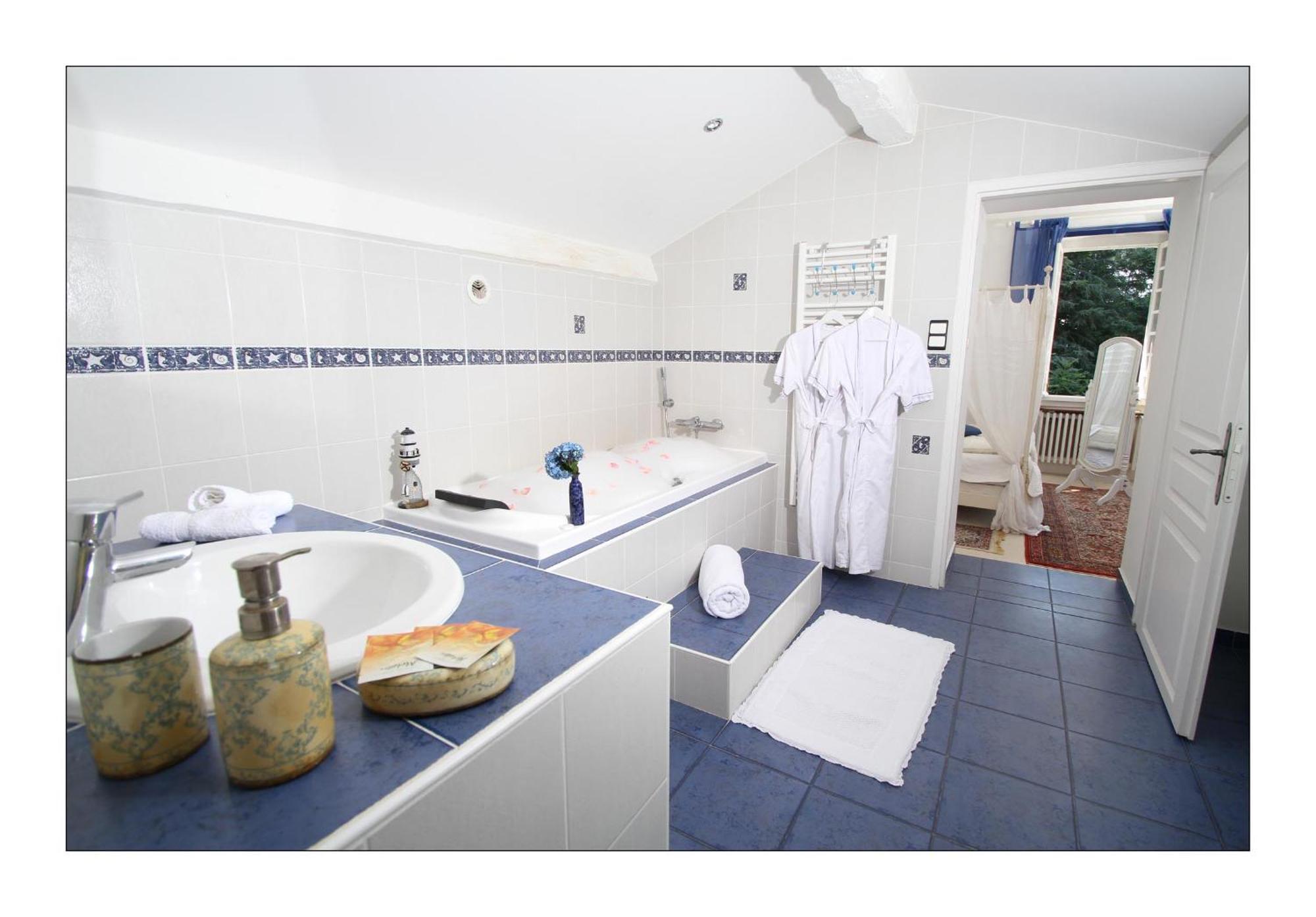 Villa Aimee Luxury Apartments With Heated Pool Vals-les-Bains Bilik gambar