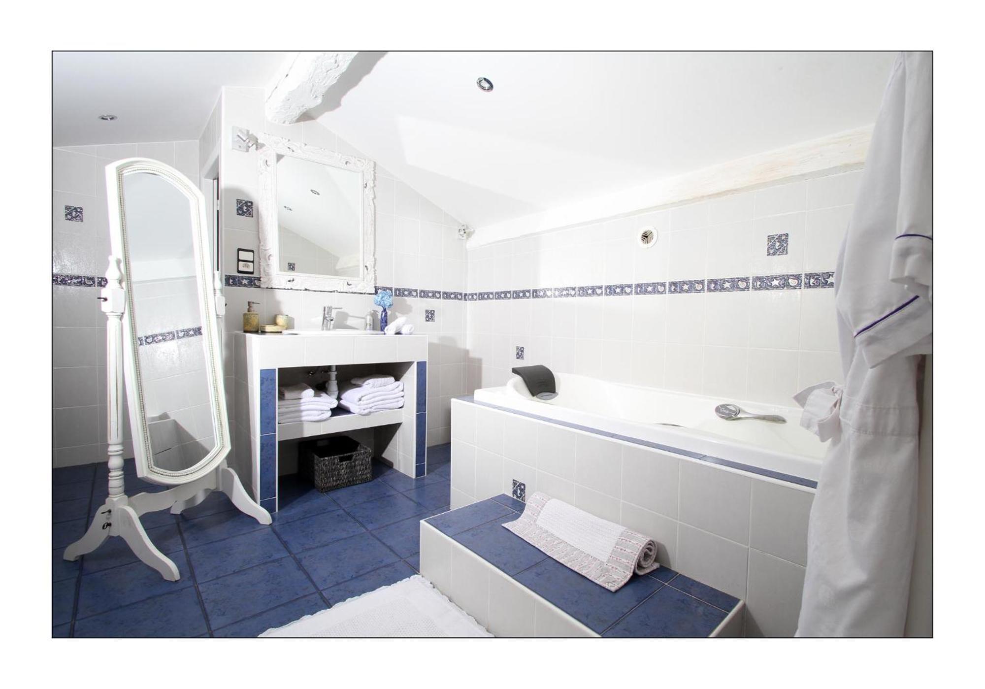 Villa Aimee Luxury Apartments With Heated Pool Vals-les-Bains Bilik gambar